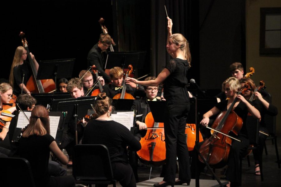 The orchestra preforms on Oct. 21. 