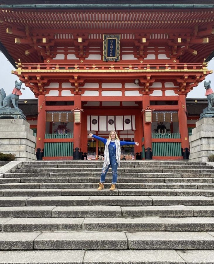 Josie+Bacon+poses+on+the+steps+of+Fushimi+Inari+Taisha%2C+a+Shinto+shrine+located+in+Kyoto%2C+Japan.
