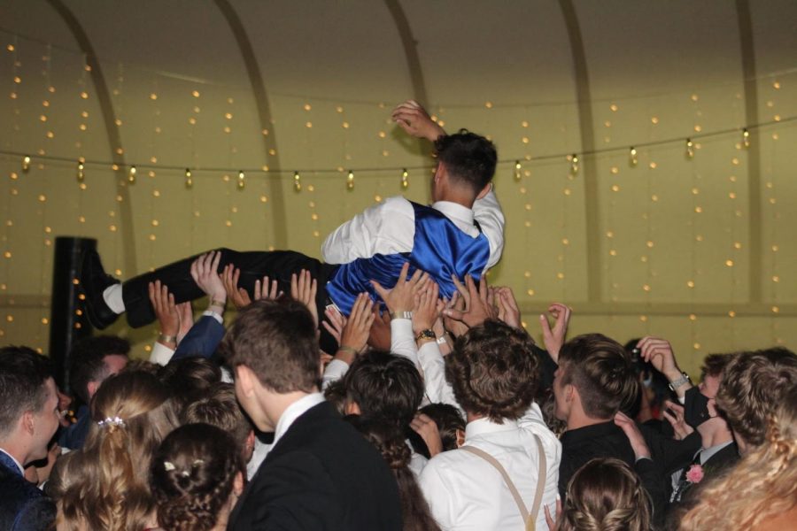 Students+gather+at+the+Athletic+park+bandshell+in+order+to+celebrate+the+2021+NHS+prom.
